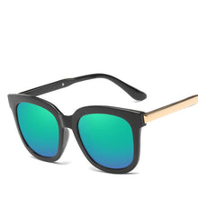 Load image into Gallery viewer, Hot Sunglasses